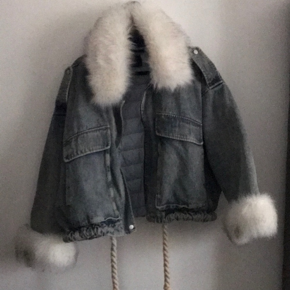Akira reverse denim faux fur collar jacket